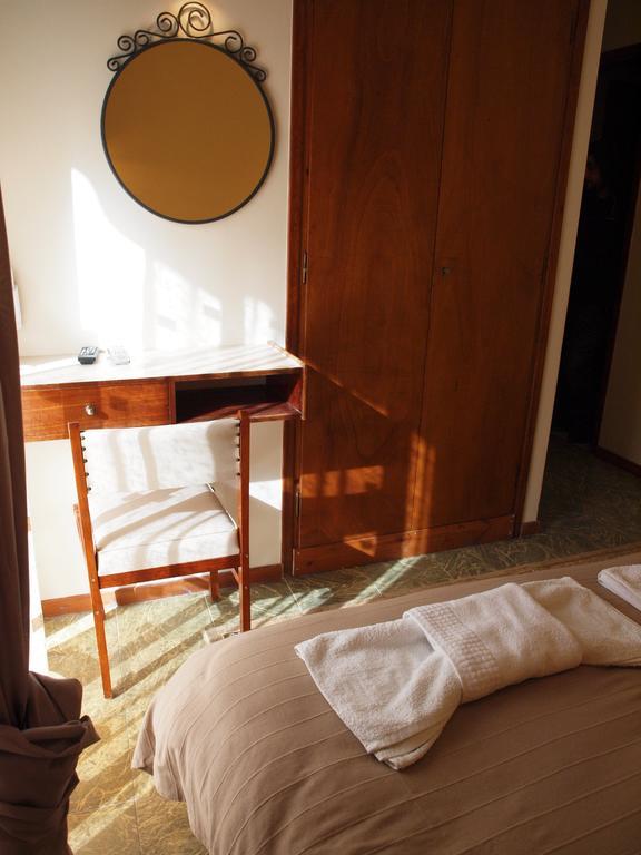 Noufara Hotel Kamena Vourla Exteriör bild
