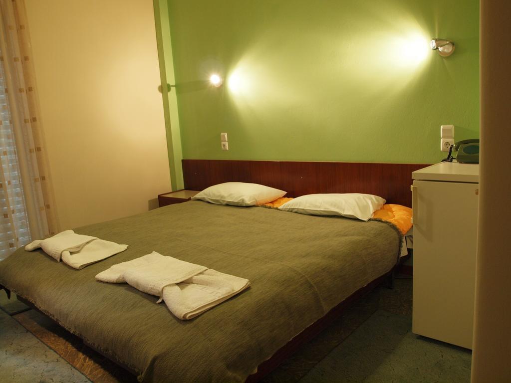 Noufara Hotel Kamena Vourla Exteriör bild