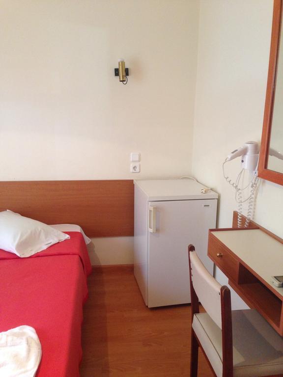 Noufara Hotel Kamena Vourla Exteriör bild