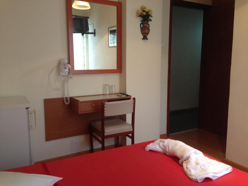 Noufara Hotel Kamena Vourla Exteriör bild