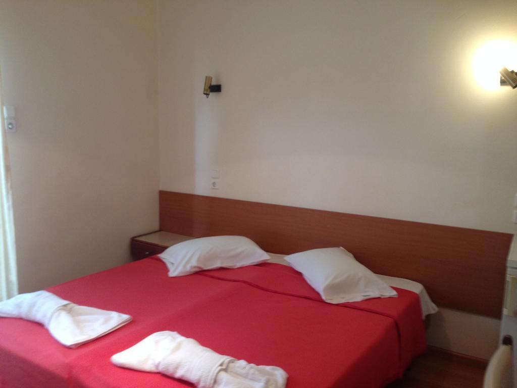 Noufara Hotel Kamena Vourla Exteriör bild