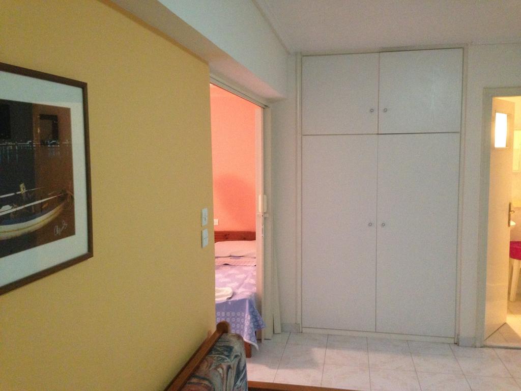 Noufara Hotel Kamena Vourla Rum bild