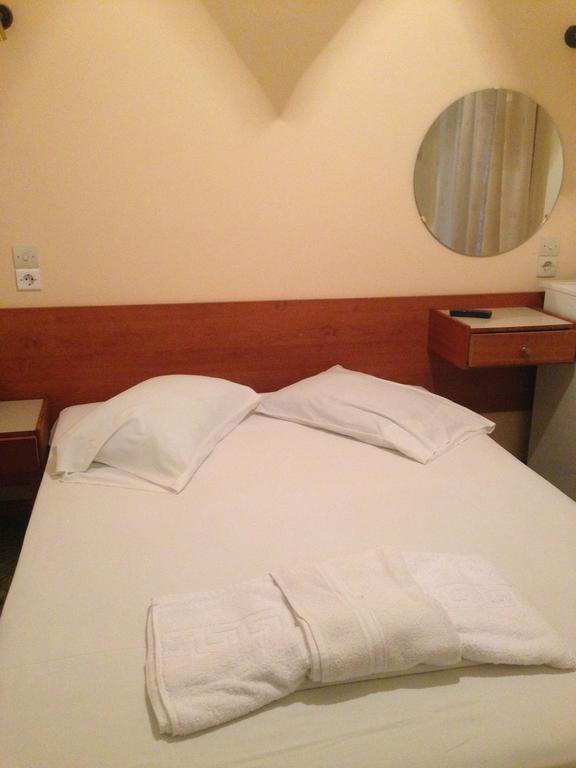Noufara Hotel Kamena Vourla Rum bild