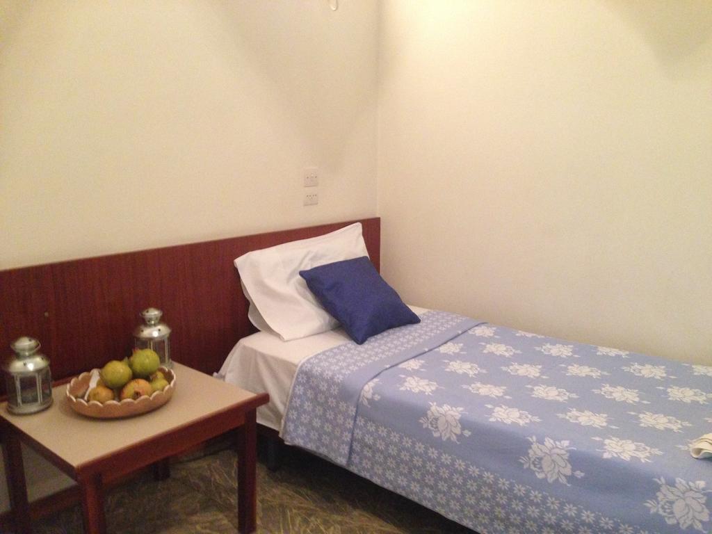 Noufara Hotel Kamena Vourla Rum bild