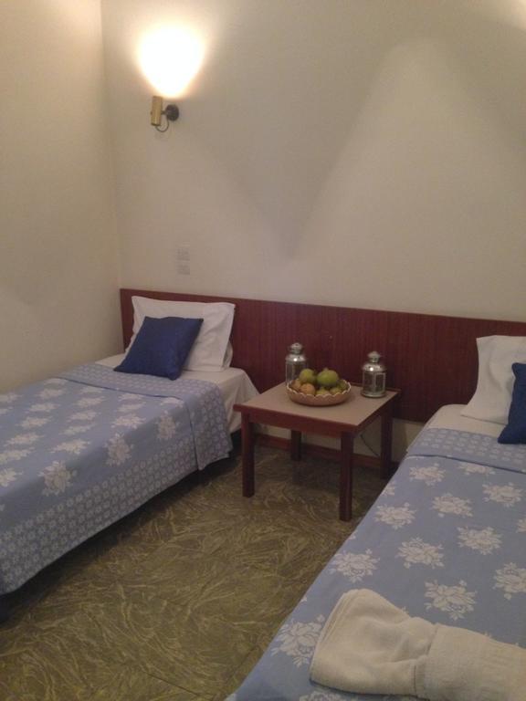 Noufara Hotel Kamena Vourla Rum bild